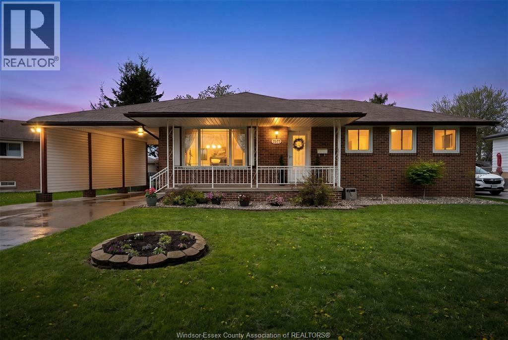 MLS# 26009181: 2977 SCOTIA DRIVE, Windsor, Canada