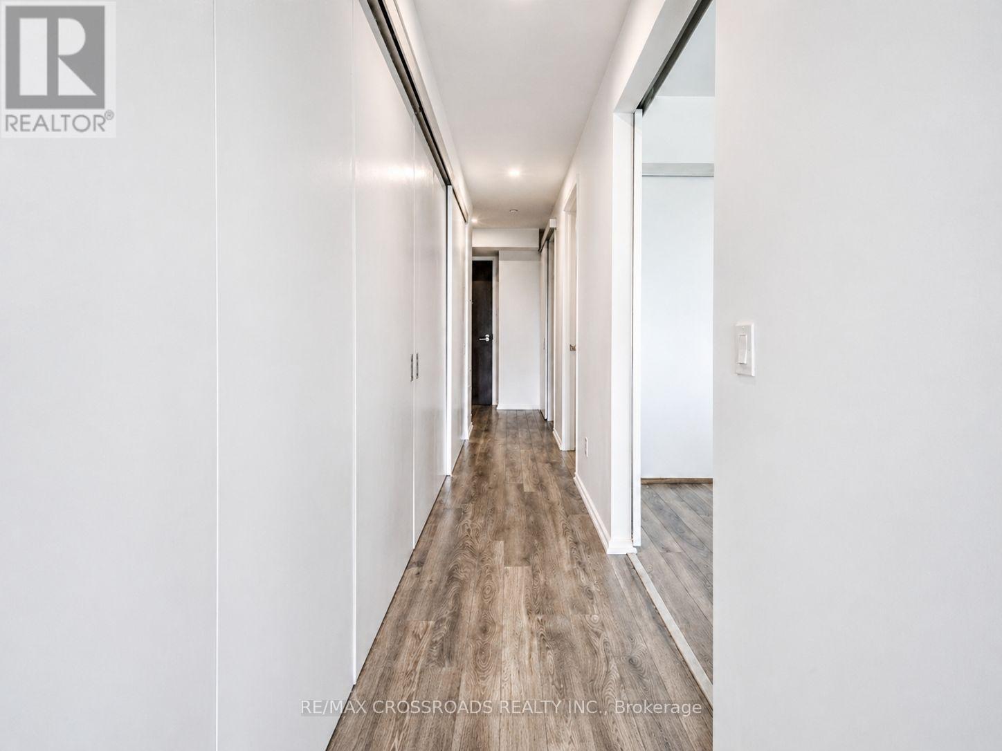 1510 - 197 Yonge Street, Toronto, Ontario  M5B 0C1 - Photo 16 - C12925646