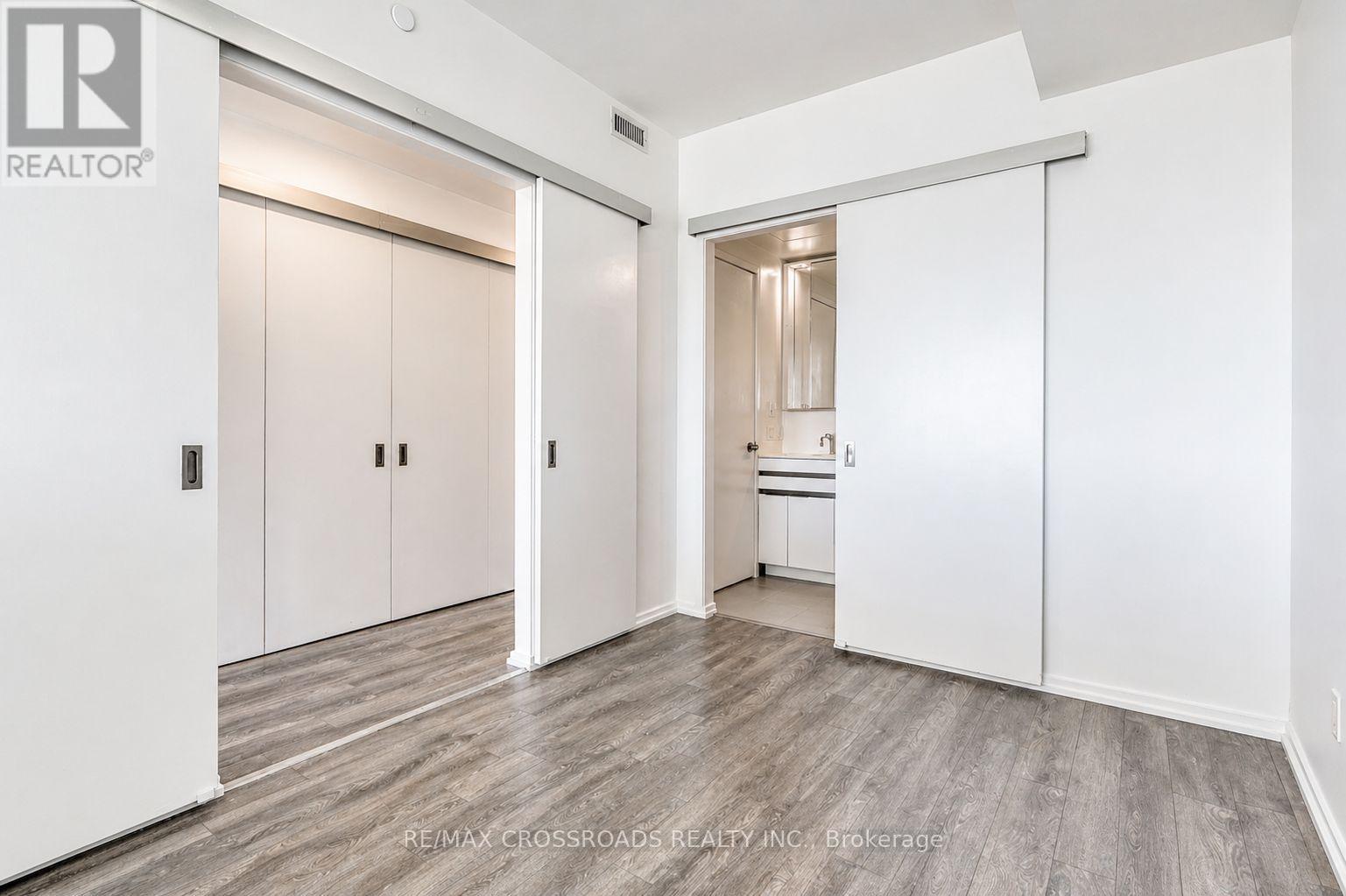 1510 - 197 Yonge Street, Toronto, Ontario  M5B 0C1 - Photo 14 - C12925646