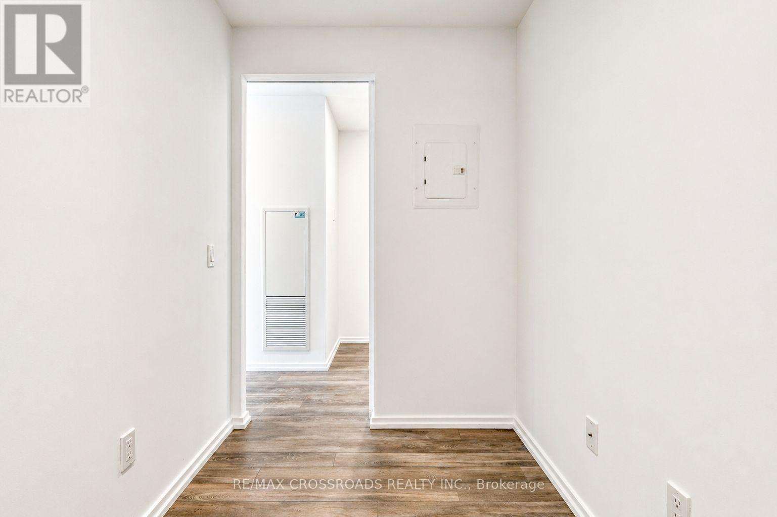 1510 - 197 Yonge Street, Toronto, Ontario  M5B 0C1 - Photo 17 - C12925646