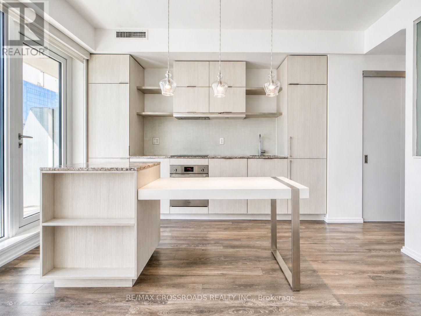 1510 - 197 Yonge Street, Toronto, Ontario  M5B 0C1 - Photo 3 - C12925646