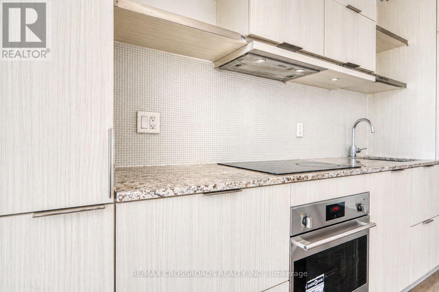 1510 - 197 Yonge Street, Toronto, Ontario  M5B 0C1 - Photo 5 - C12925646