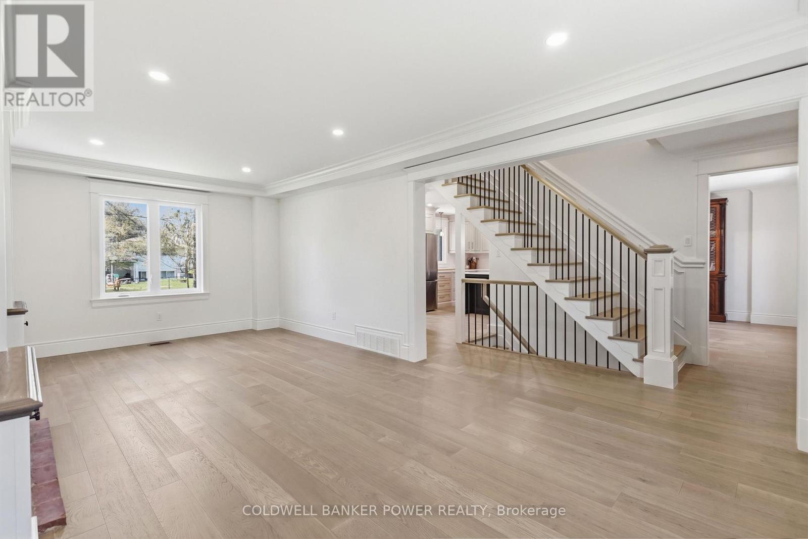 54 Lloyd Manor Crescent, London North, Ontario  N6H 3Z3 - Photo 10 - X13040094