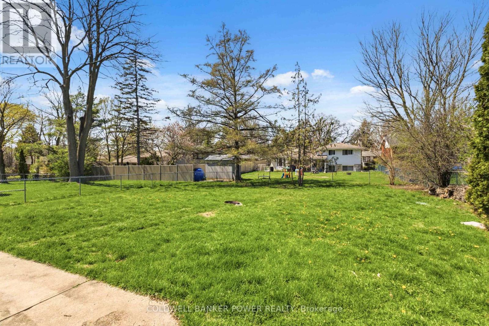 54 Lloyd Manor Crescent, London North, Ontario  N6H 3Z3 - Photo 44 - X13040094