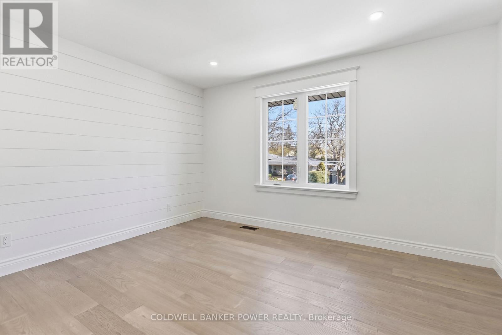 54 Lloyd Manor Crescent, London North, Ontario  N6H 3Z3 - Photo 33 - X13040094