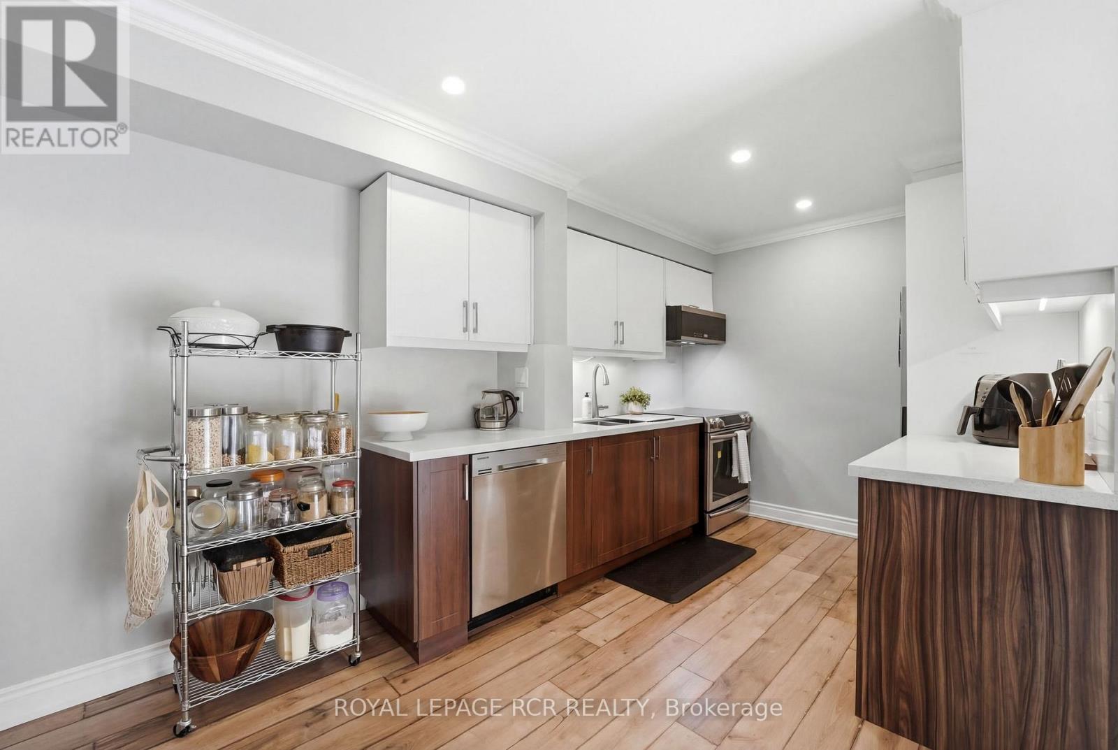 28 - 155 MILESTONE CRESCENT, Aurora, Ontario