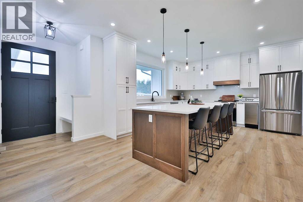 246 4a Street, Stirling, Alberta  T0K 2E0 - Photo 4 - A2280045