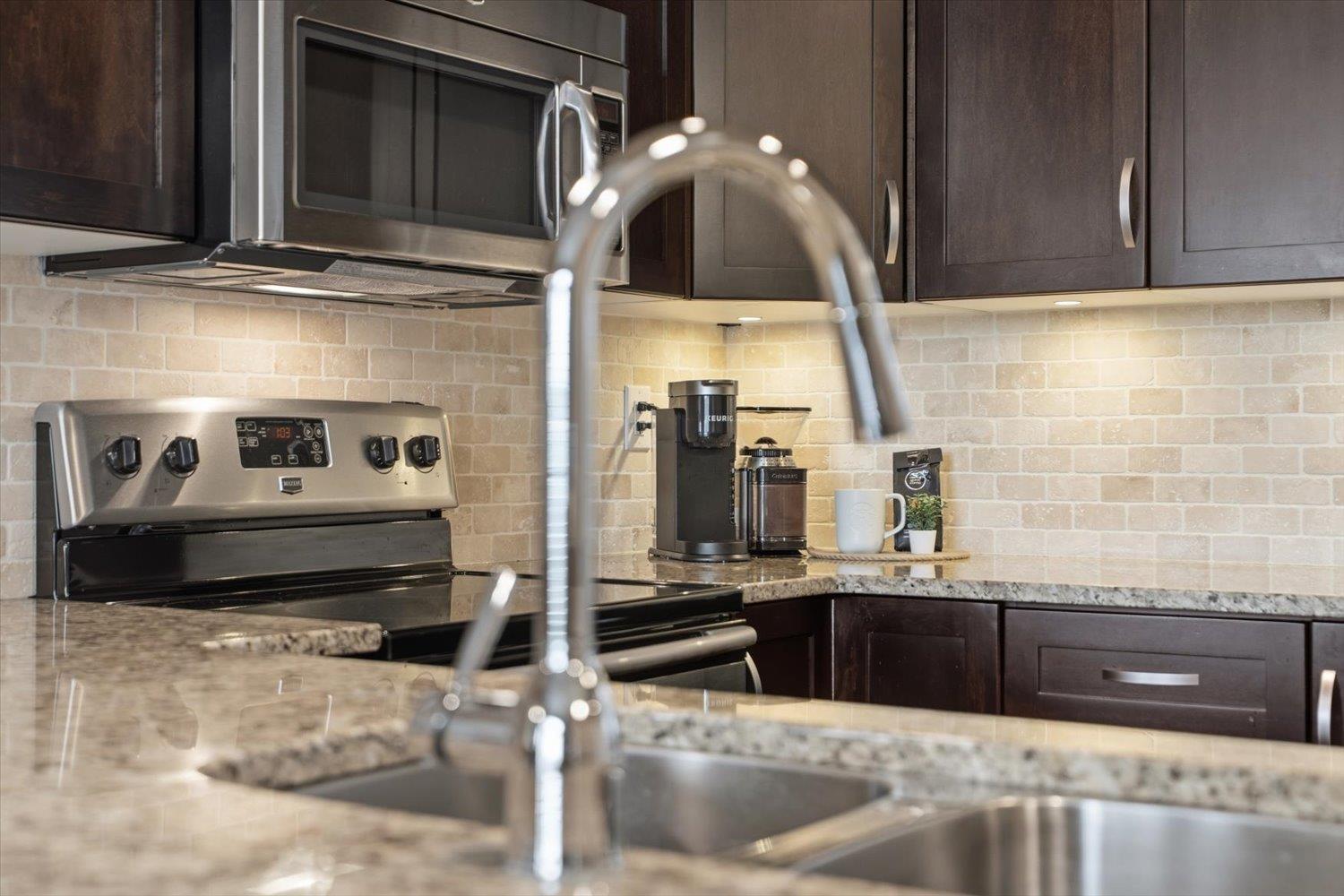 402 3192 Gladwin Road, Abbotsford, British Columbia  V2T 6M9 - Photo 8 - R3115718