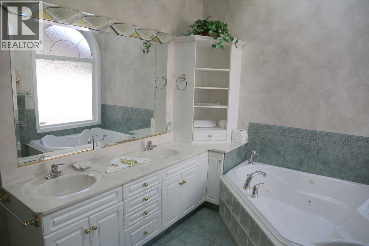 1980 Ethel Street, Kelowna, British Columbia  V1Y 2Z5 - Photo 15 - 10383061