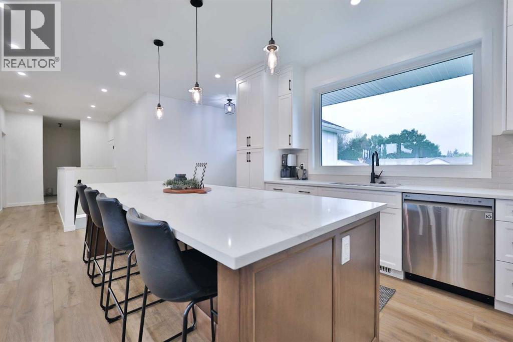 246 4a Street, Stirling, Alberta  T0K 2E0 - Photo 9 - A2280045