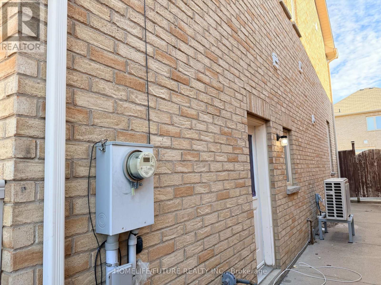 Bsmt - 22 Gamson Crescent, Brampton, Ontario  L6R 0V8 - Photo 4 - W13046098