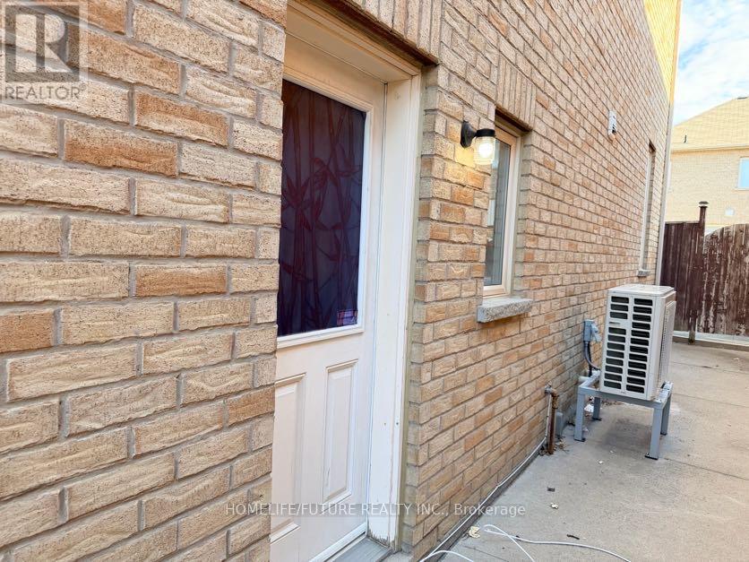 Bsmt - 22 Gamson Crescent, Brampton, Ontario  L6R 0V8 - Photo 3 - W13046098