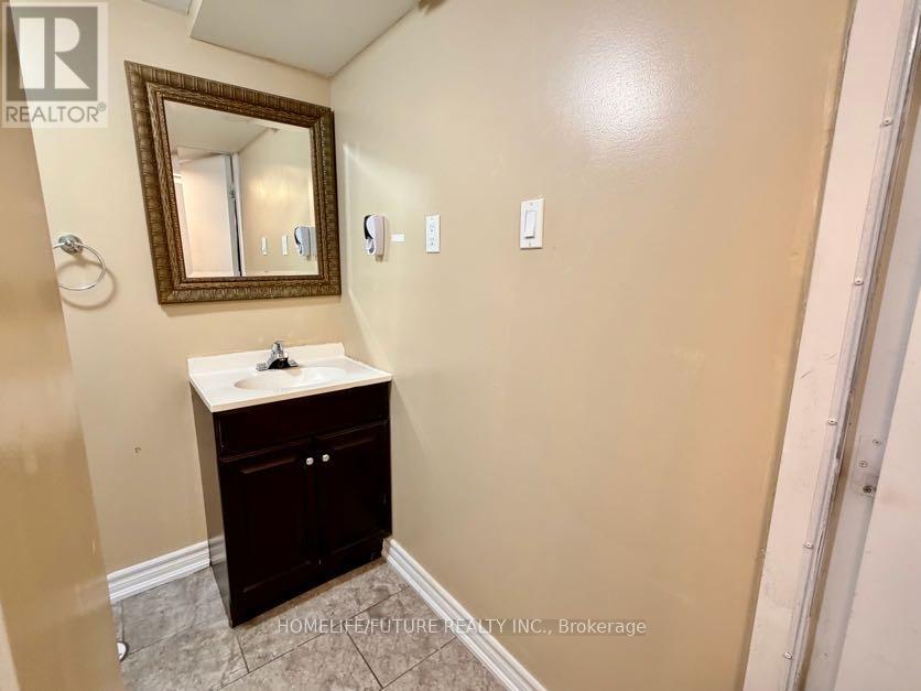 Bsmt - 22 Gamson Crescent, Brampton, Ontario  L6R 0V8 - Photo 6 - W13046098