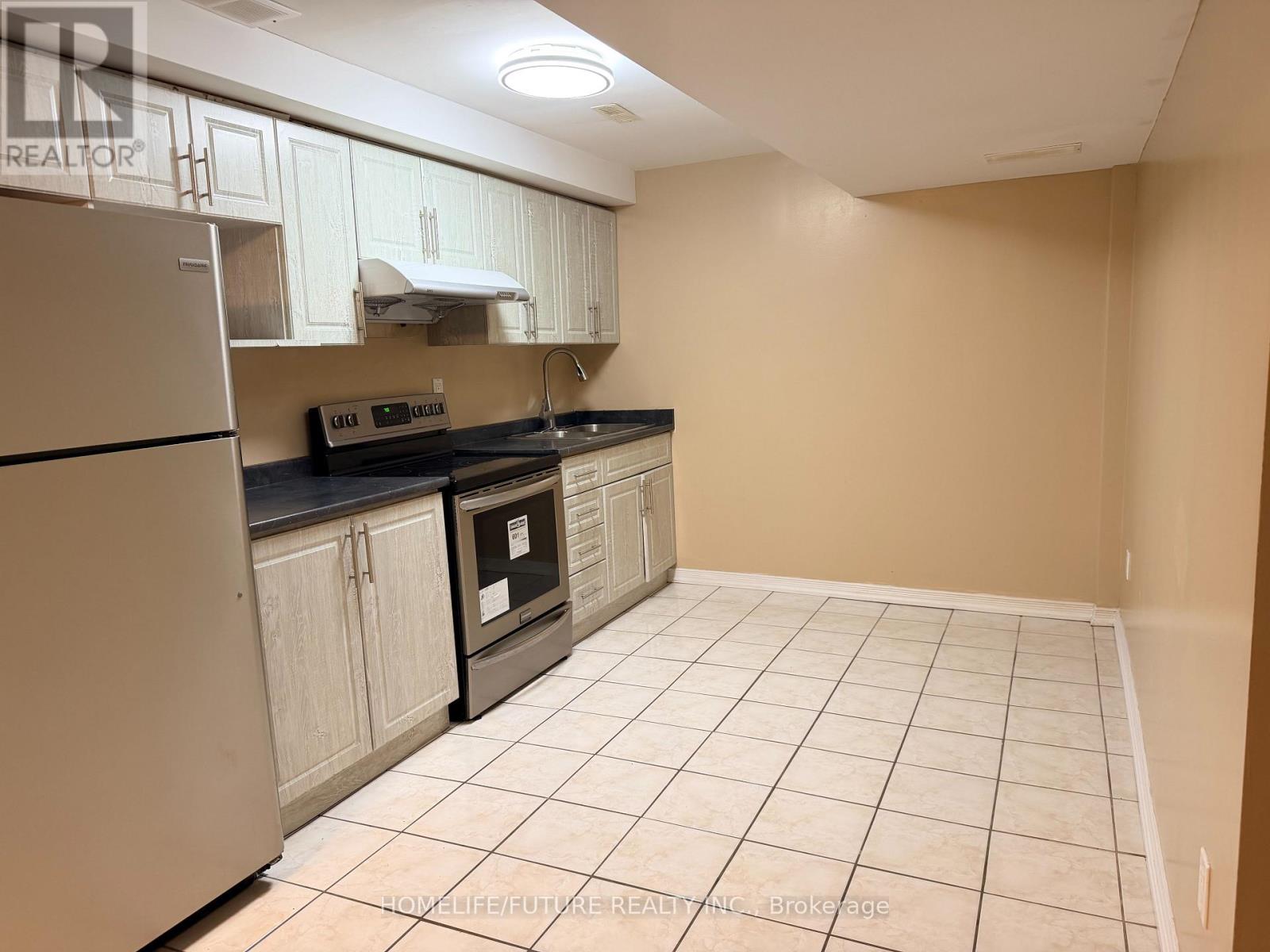 Bsmt - 22 Gamson Crescent, Brampton, Ontario  L6R 0V8 - Photo 9 - W13046098