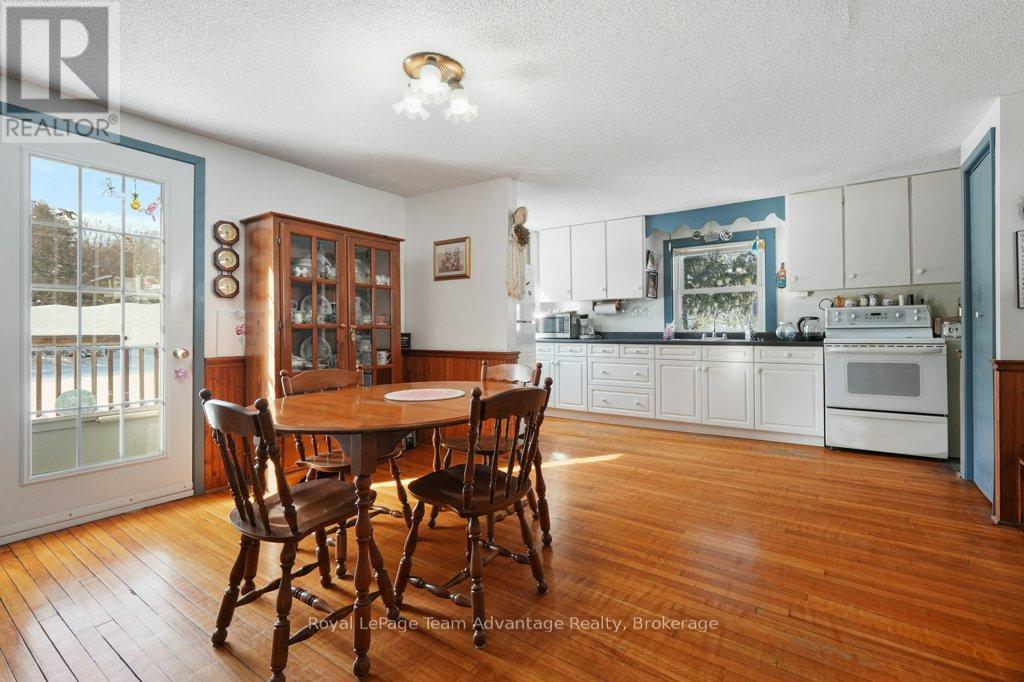 27 Burnside Bridge Road, Mcdougall, Ontario  P2A 2W9 - Photo 9 - X12721810