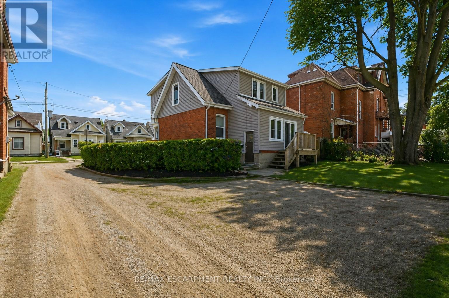 260 Prospect Street S, Hamilton, Ontario  L8M 2Z9 - Photo 3 - X12797584