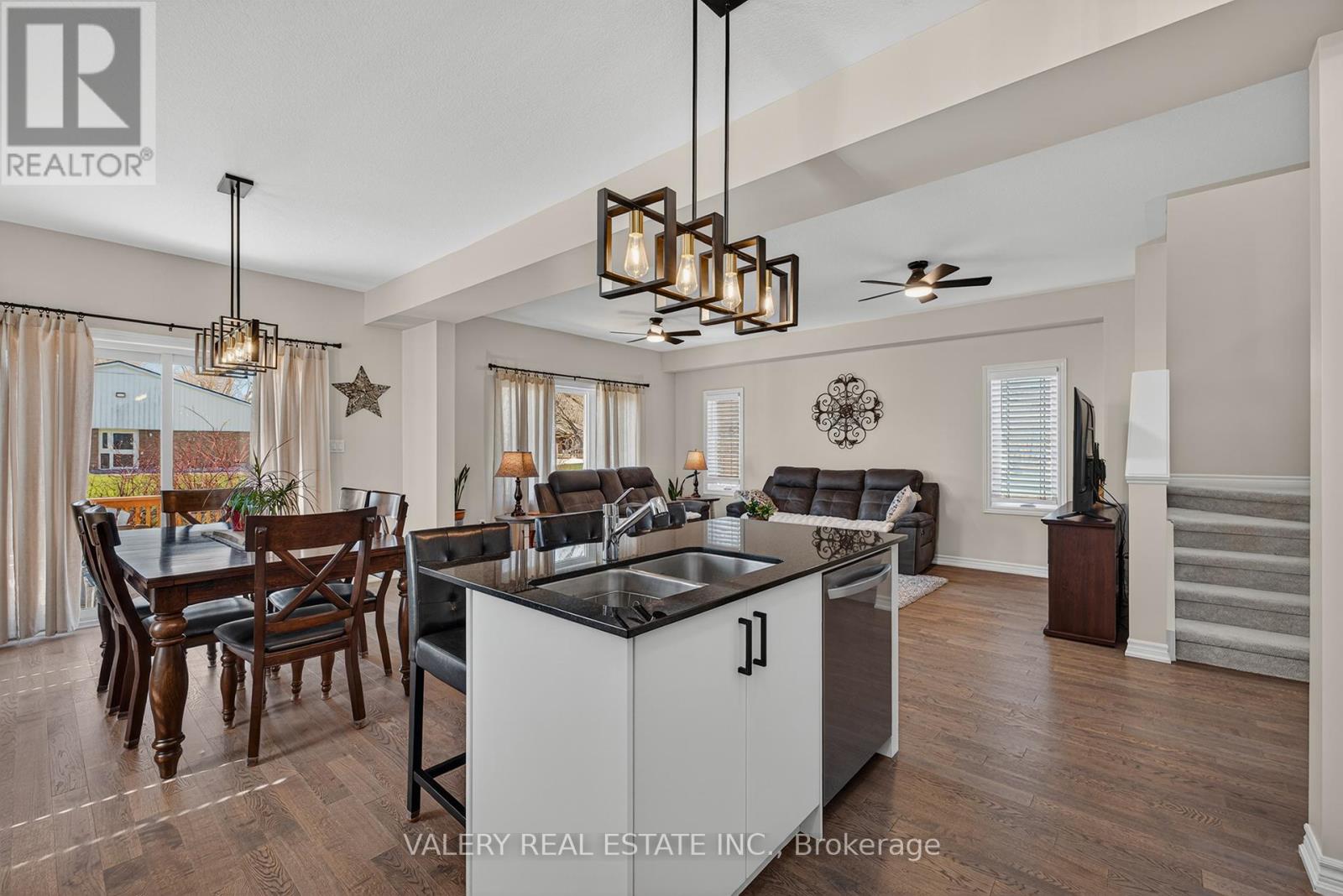 109 Ballantyne Avenue, North Perth, Ontario  N0G 1B0 - Photo 11 - X13046420