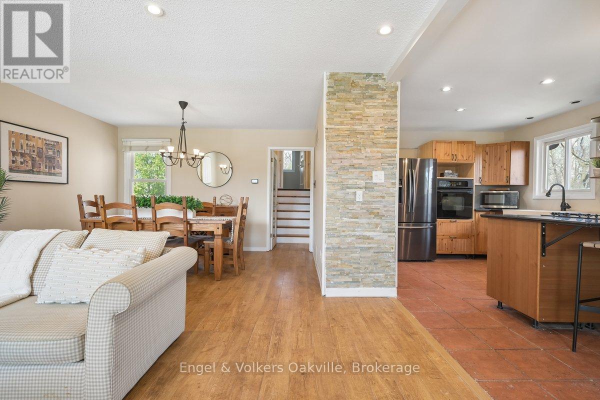 1223 Hudson Place, Oakville, Ontario  L6H 2W2 - Photo 10 - W13046976