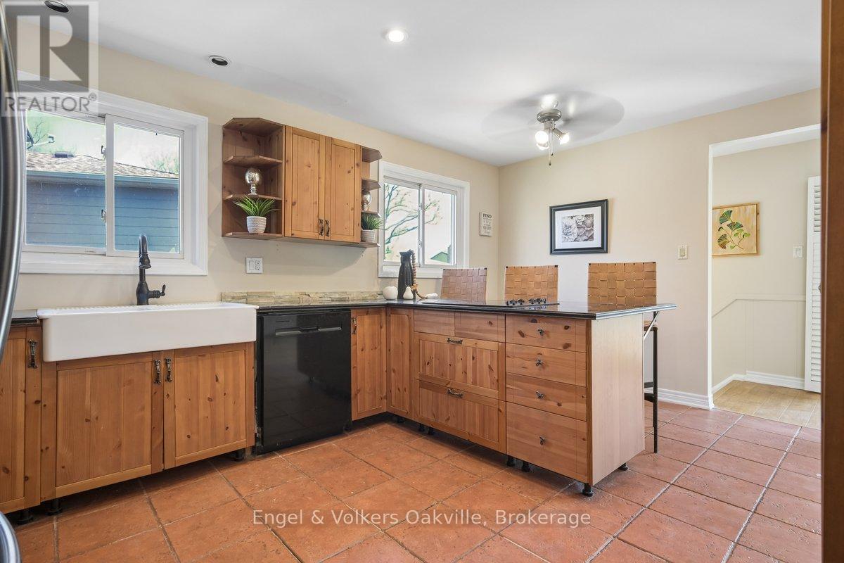 1223 Hudson Place, Oakville, Ontario  L6H 2W2 - Photo 13 - W13046976