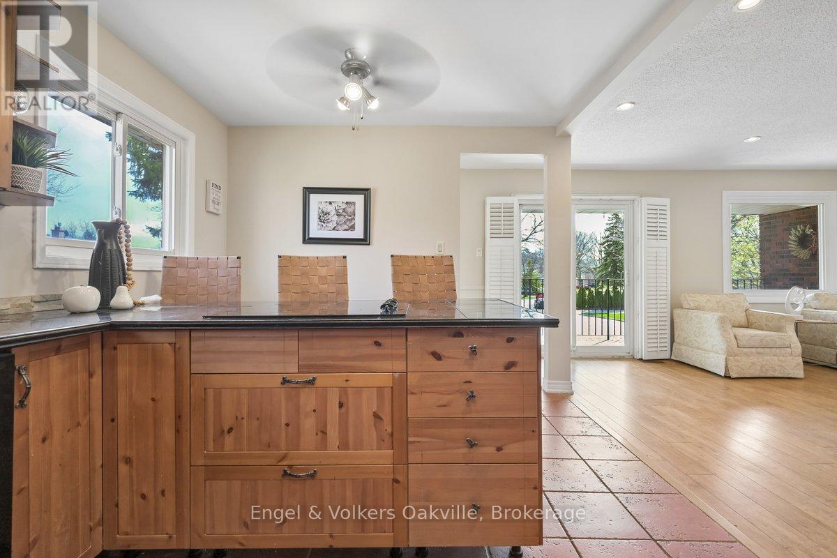 1223 Hudson Place, Oakville, Ontario  L6H 2W2 - Photo 14 - W13046976