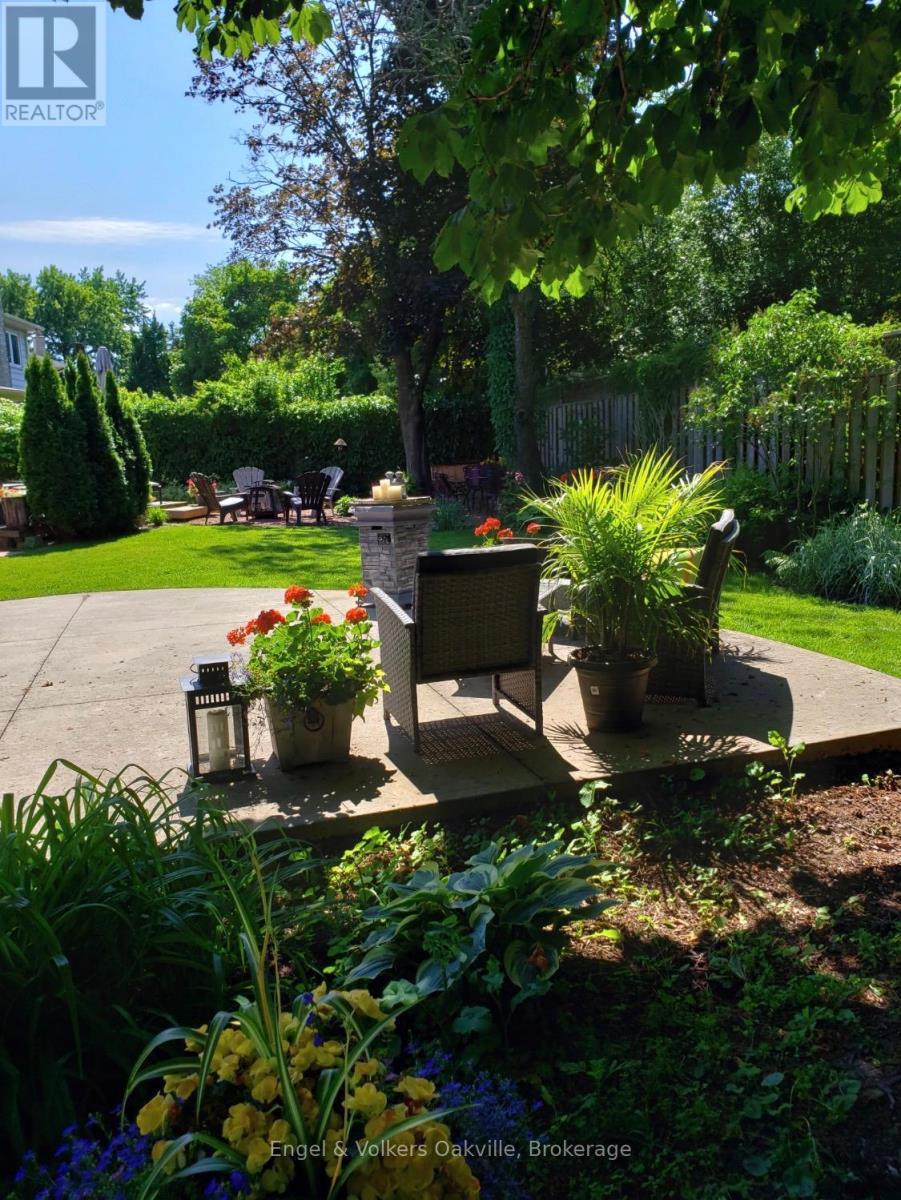 1223 Hudson Place, Oakville, Ontario  L6H 2W2 - Photo 47 - W13046976