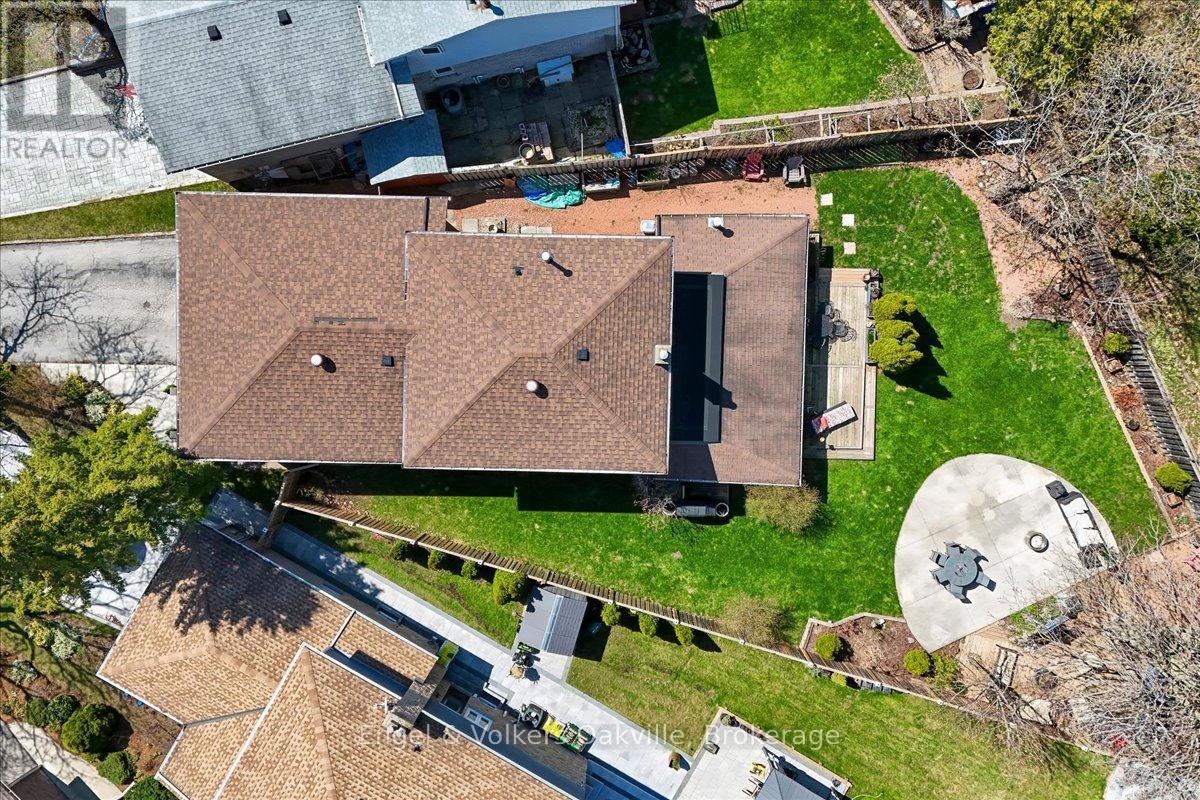 1223 Hudson Place, Oakville, Ontario  L6H 2W2 - Photo 6 - W13046976