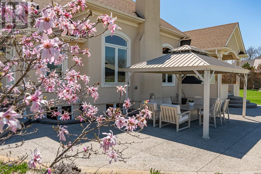 365 Robinson Road, Brant, Ontario  N3T 0L7 - Photo 5 - X13046860