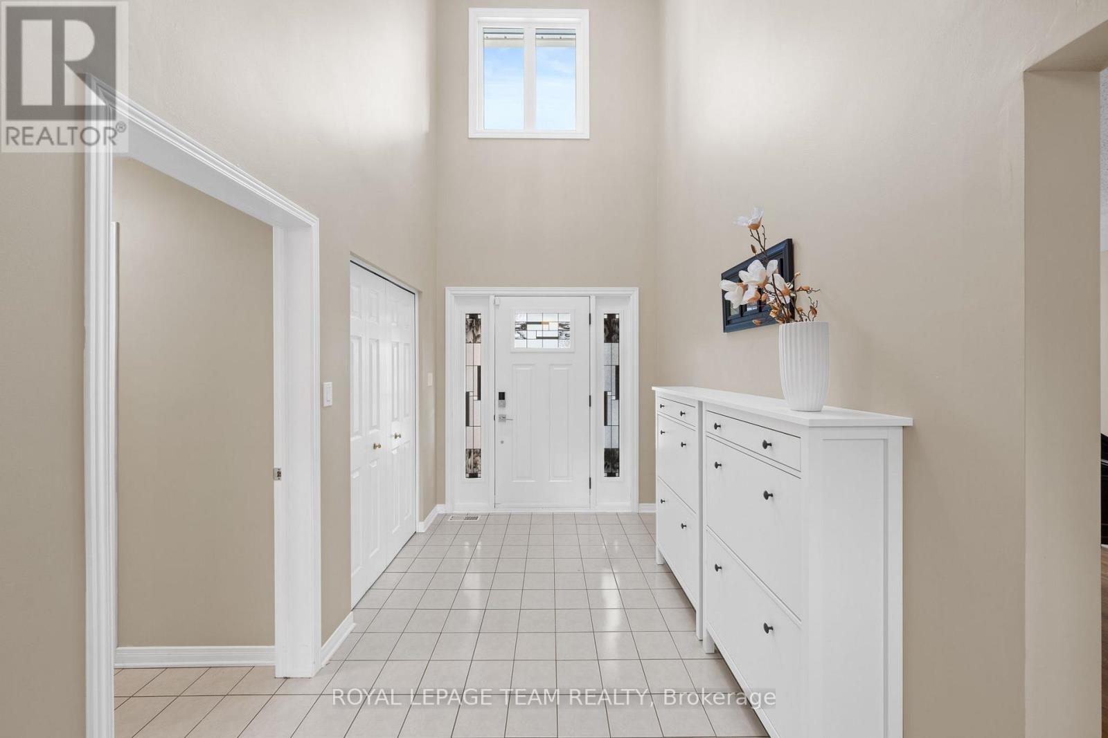 76 Hansen Avenue, Ottawa, Ontario  K2K 2L7 - Photo 4 - X12854320