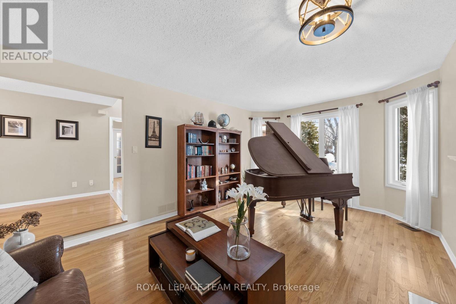 76 Hansen Avenue, Ottawa, Ontario  K2K 2L7 - Photo 7 - X12854320