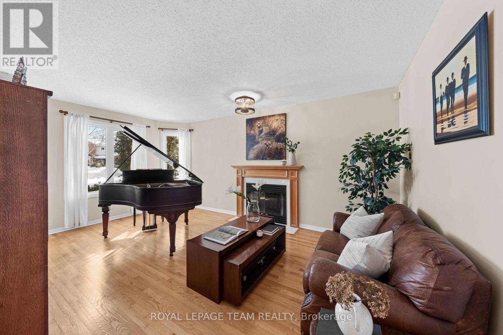 76 Hansen Avenue, Ottawa, Ontario  K2K 2L7 - Photo 6 - X12854320