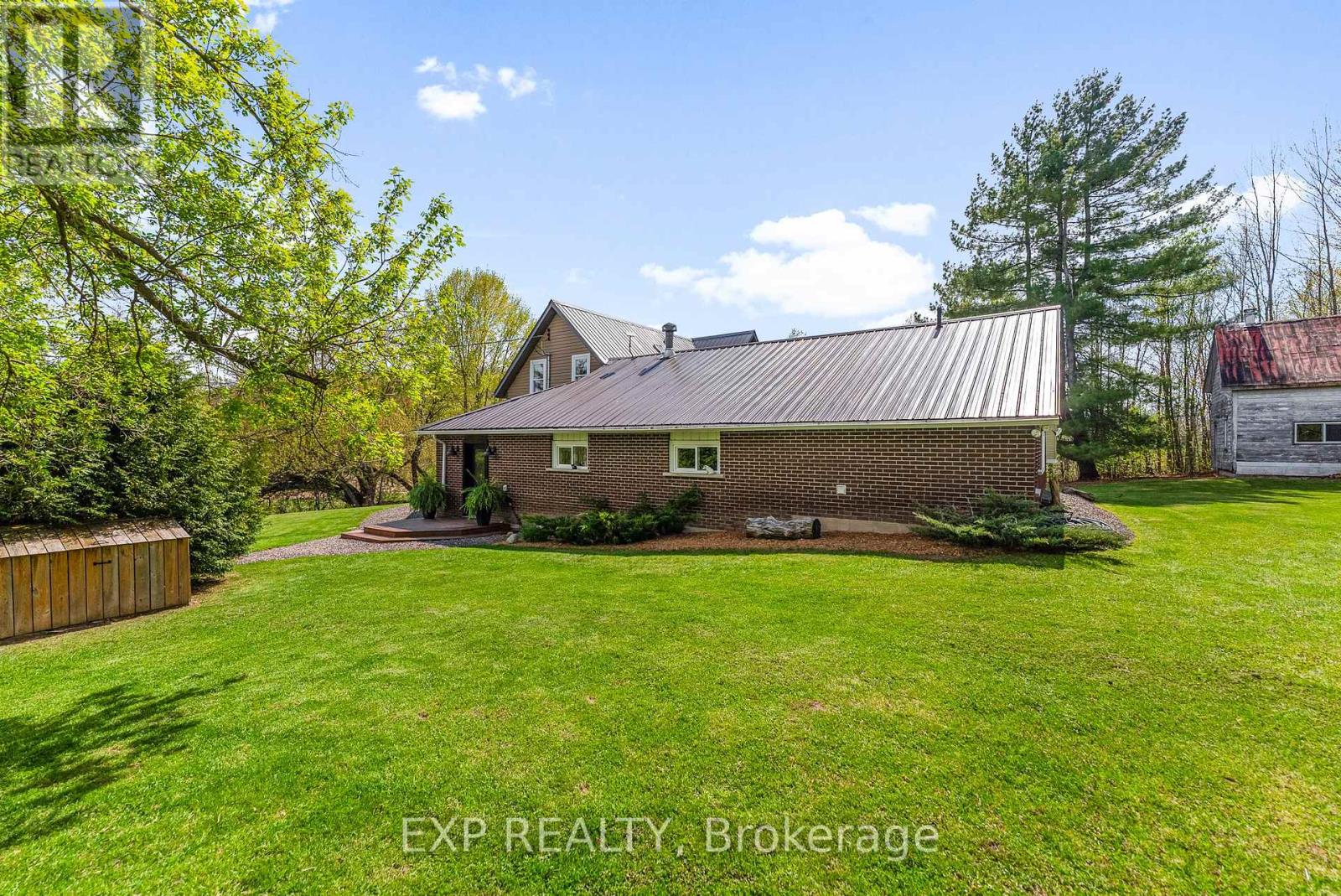 1724b Kohlsmith Road, Whitewater Region, Ontario  K0J 1K0 - Photo 13 - X12752126