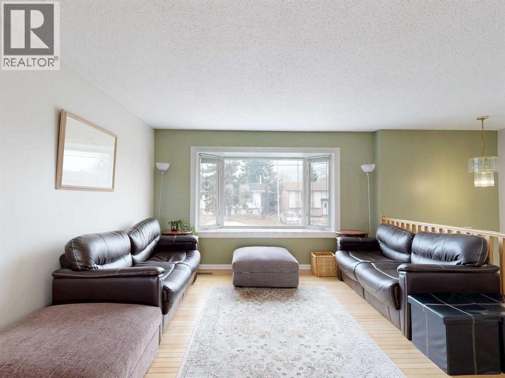 9622 77 Avenue, Grande Prairie, Alberta  T8V 4L6 - Photo 2 - A2303809