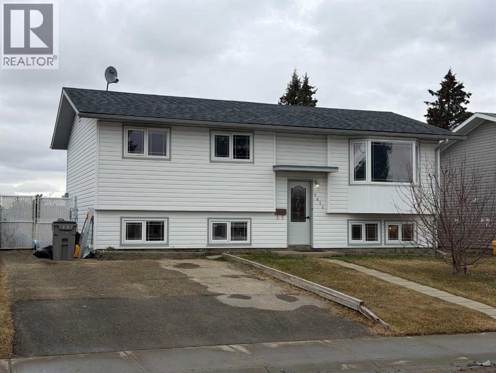 9622 77 Avenue, Grande Prairie, Alberta  T8V 4L6 - Photo 1 - A2303809