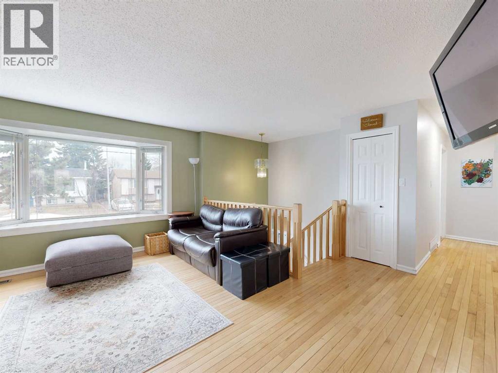 9622 77 Avenue, Grande Prairie, Alberta  T8V 4L6 - Photo 3 - A2303809