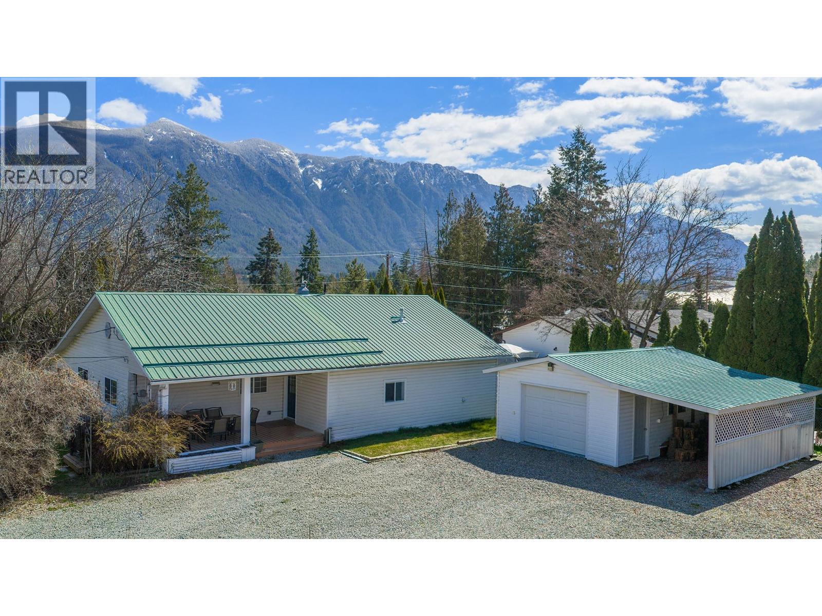 3433 ERICKSON Road, Creston, British Columbia
