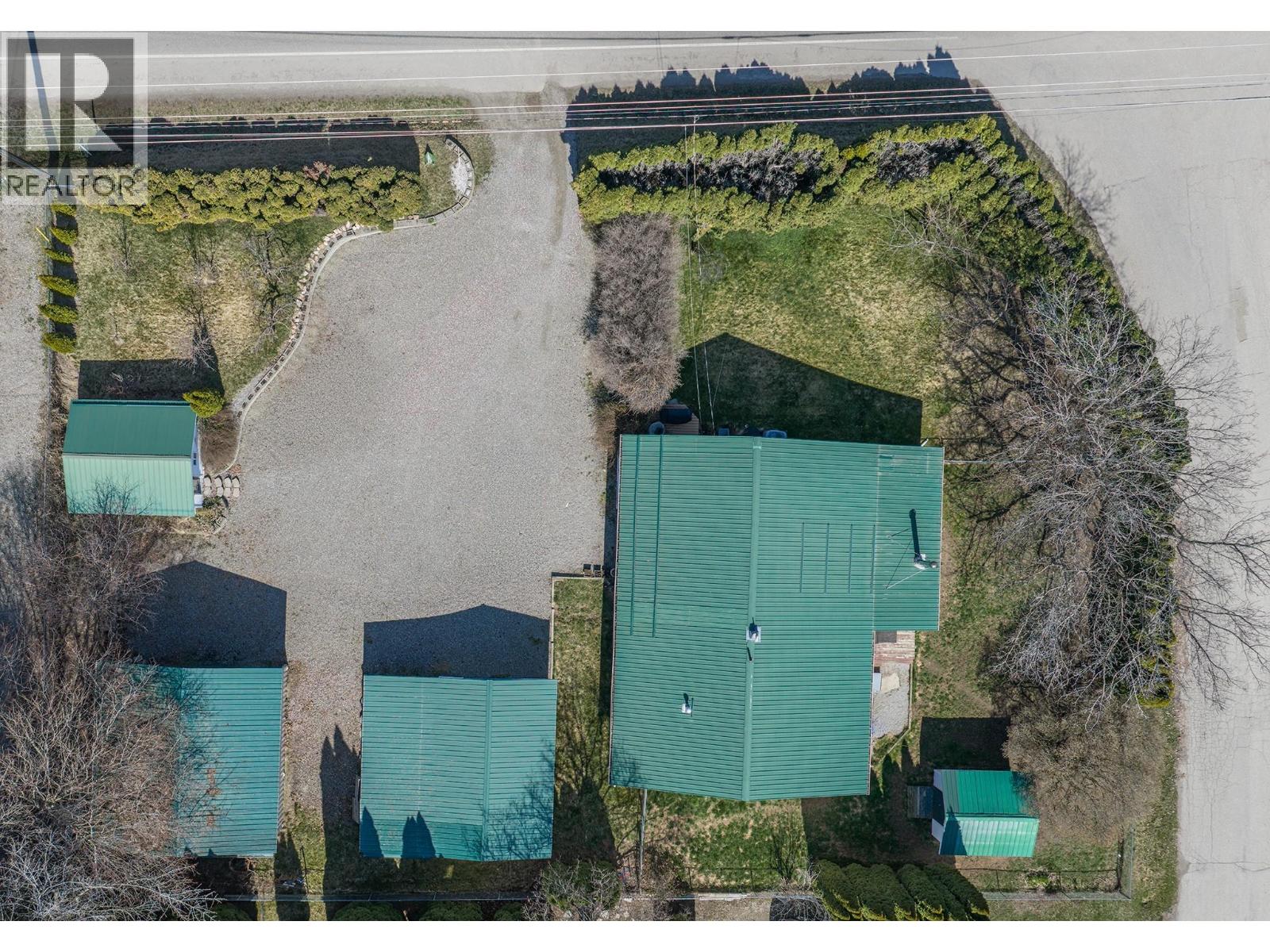 3433 Erickson Road, Creston, British Columbia  V0B 1G1 - Photo 6 - 10381627