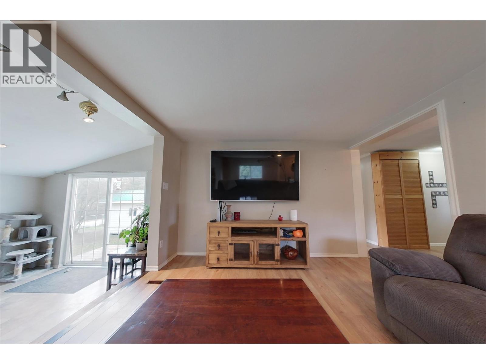 3433 Erickson Road, Creston, British Columbia  V0B 1G1 - Photo 15 - 10381627