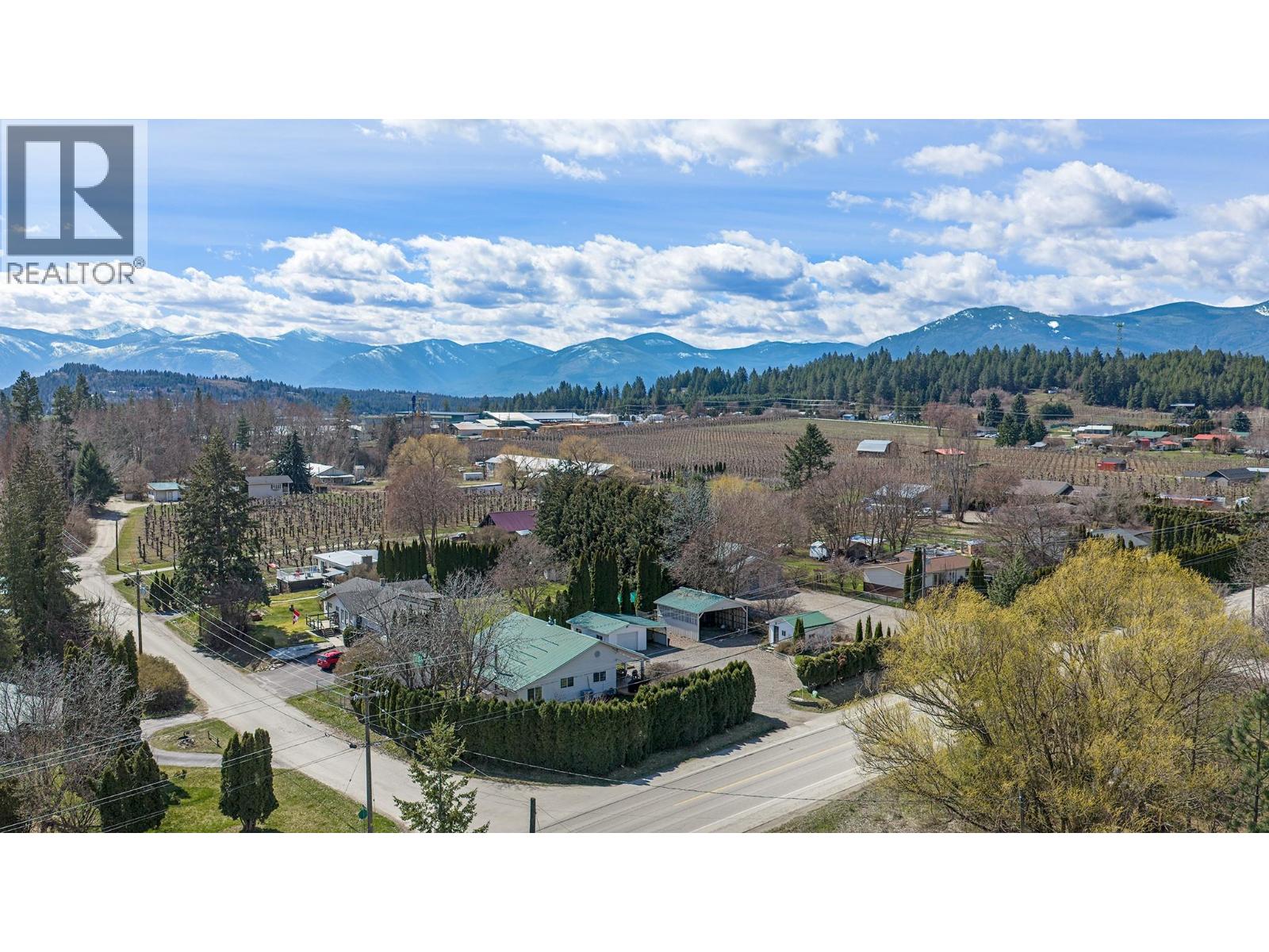 3433 Erickson Road, Creston, British Columbia  V0B 1G1 - Photo 5 - 10381627