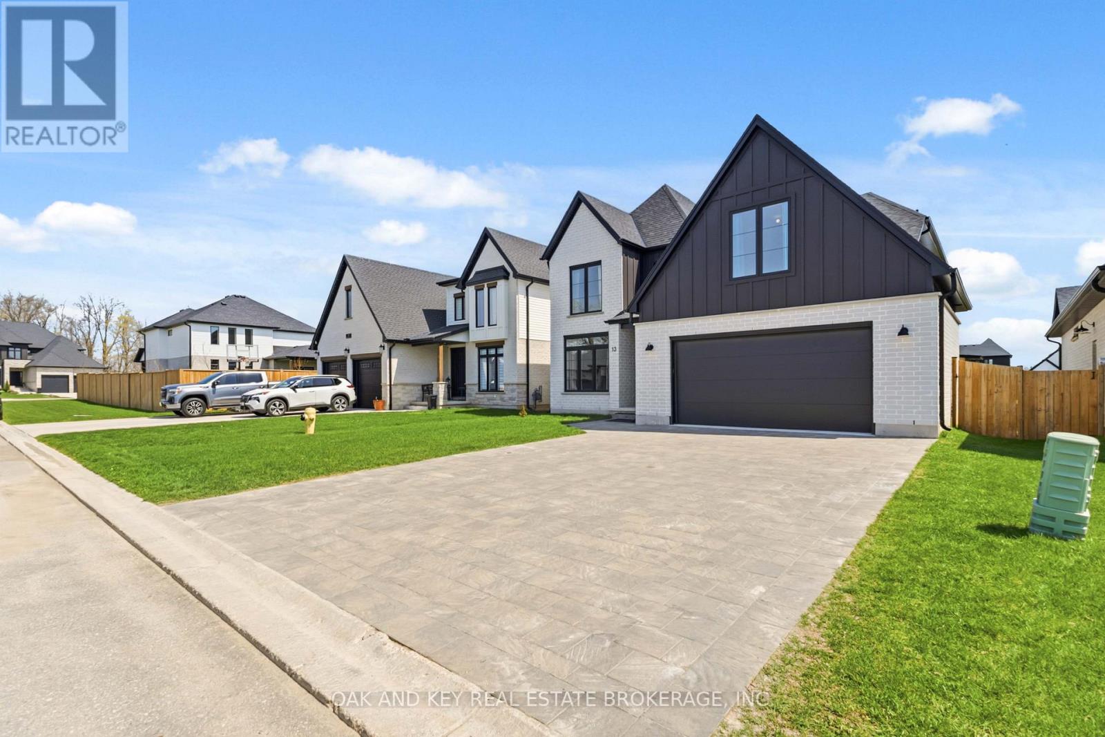 13 Briscoe Crescent, Strathroy-Caradoc, Ontario  N7G 0G3 - Photo 2 - X13047036