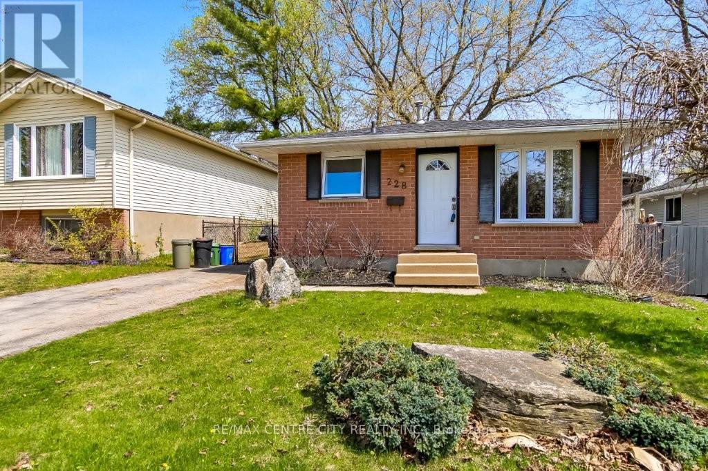 228 POCHARD LANE, London East, Ontario