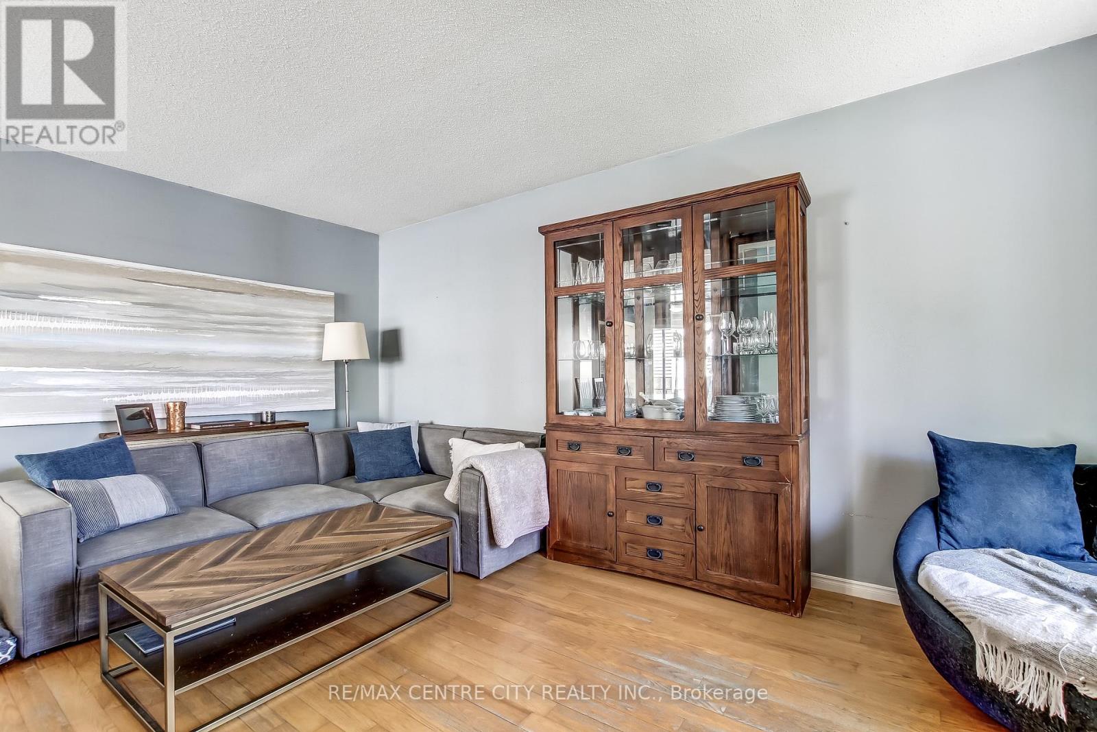 228 Pochard Lane, London East, Ontario  N5W 5Z3 - Photo 2 - X13047066