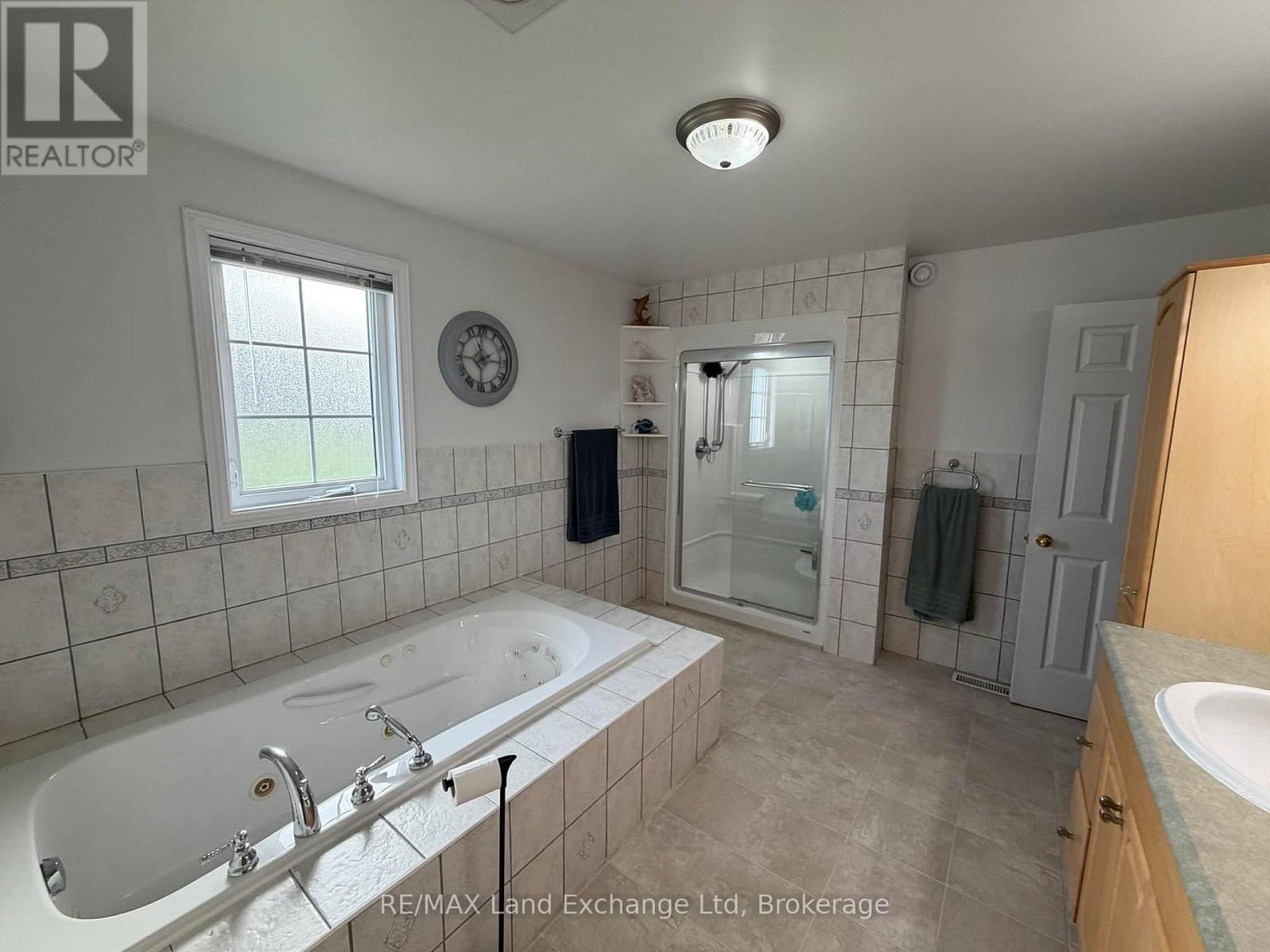 122 James Street, Arran-Elderslie, Ontario  N0G 2N0 - Photo 20 - X12952644