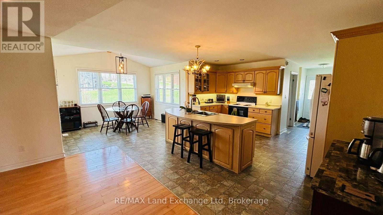 122 James Street, Arran-Elderslie, Ontario  N0G 2N0 - Photo 6 - X12952644