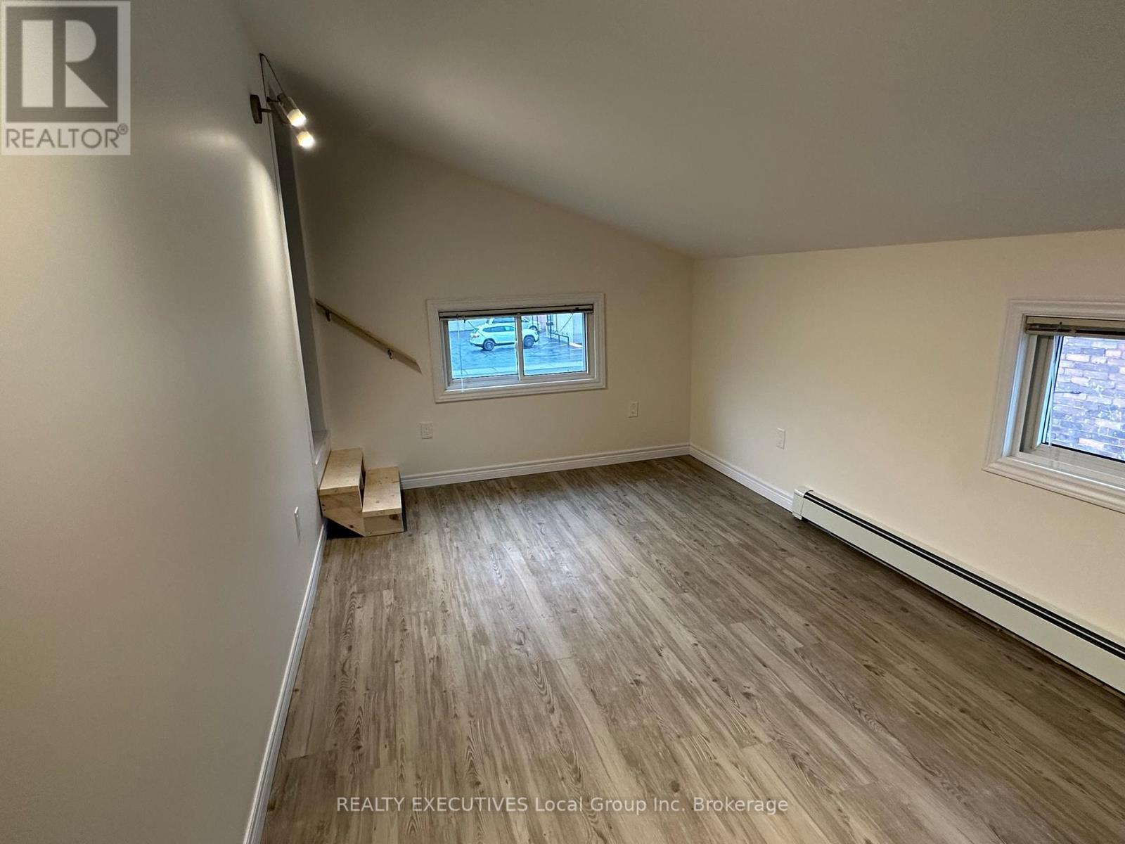 272 First Avenue W, North Bay, Ontario  P1B 3C1 - Photo 11 - X13046998