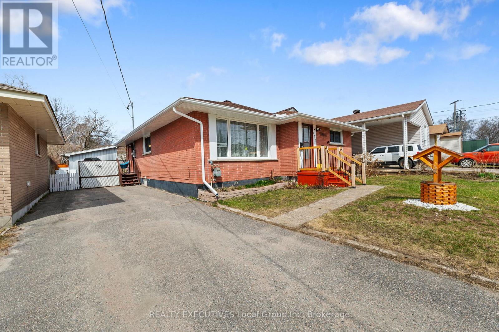457 Princess Street W, North Bay, Ontario  P1B 6C7 - Photo 2 - X13047124