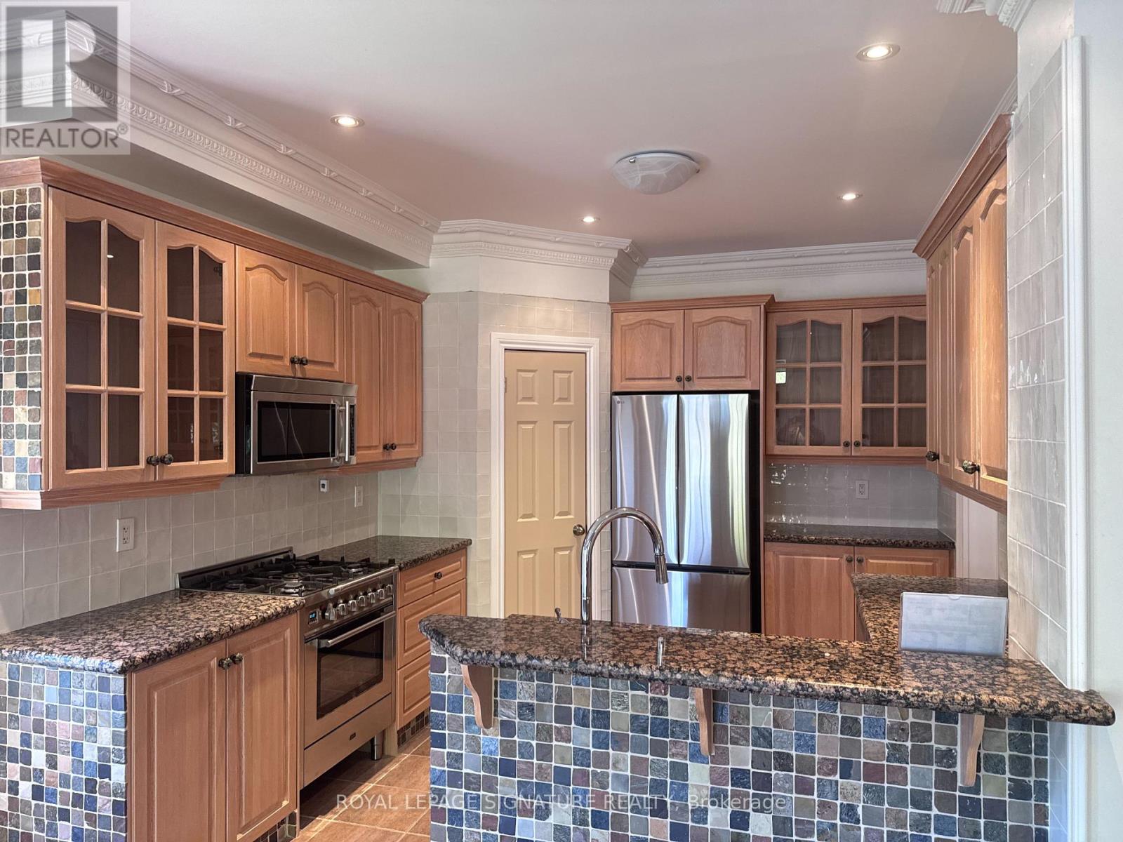 1592 Hallstone Road, Brampton, Ontario  L6Y 5K8 - Photo 11 - W12885906