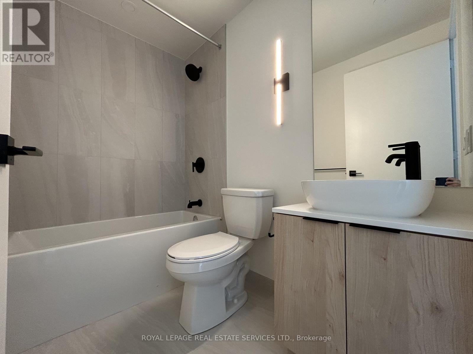 1211 - 1185 Dupont Street, Toronto, Ontario  M6H 0G5 - Photo 18 - W13024438