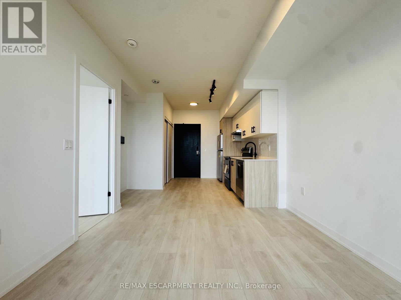 C1108 - 4878 Powers Common, Burlington, Ontario  L7M 2B4 - Photo 2 - W13037818