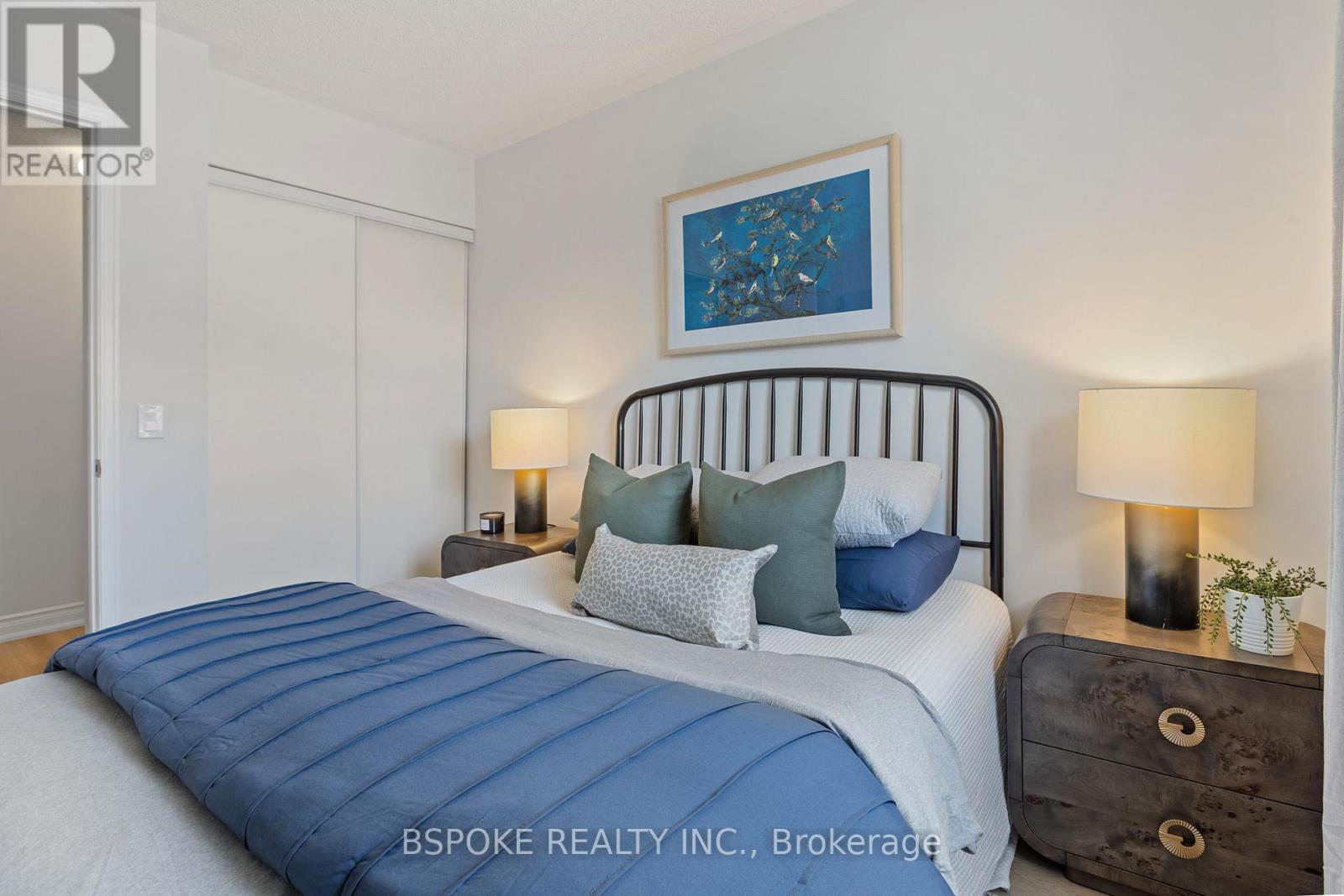 1099 Ossington Avenue, Toronto, Ontario  M6G 4B2 - Photo 15 - C13046858