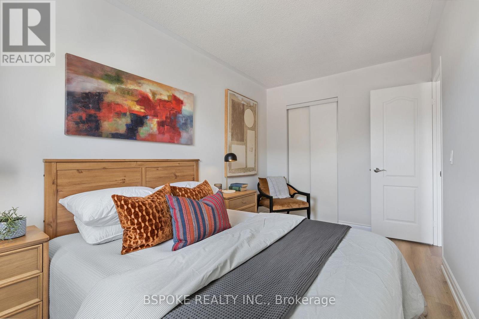 1099 Ossington Avenue, Toronto, Ontario  M6G 4B2 - Photo 17 - C13046858